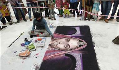   ‘पद्मावती’ की रंगोली खराब करने पर भड़कीं दीपिका, 5 आरोपी हुए गिरफ्तार 