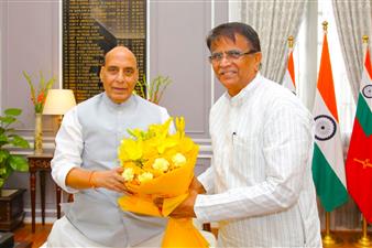 दोबारा देश का रक्षा मंत्री बनने पर धनखड़ ने दी राजनाथ सिंह को बधाई