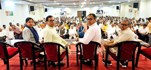 1 लाख 40 हजार लोगों को बिना अपराध के जेलों में ठूंस-ठूंस कर भरने का पाप कांग्रेस ने किया : कैप्टन अभिमन्यु