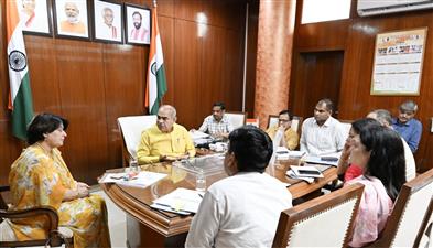 गरीबों को समय पर राशन मिलना सुनिश्चित : मूलचंद शर्मा