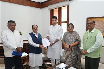 बिप्लब देब के नेतृत्व में चार सदस्यीय फैक्ट फाइंडिंग टीम ने पश्चिम बंगाल की रिपोर्ट जेपी नड्डा को सौंपी  