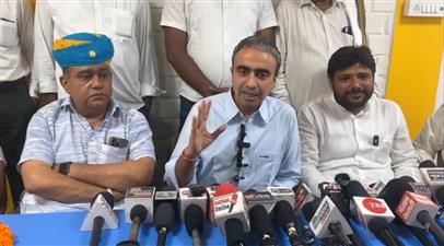 बीजेपी ने 2014 से 2016 तक 4 लाख बच्चों का फर्जी दाखिला करवाया : अनुराग ढांडा