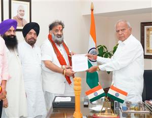 पंजाब के फ़रीदकोट और खंडूर साहिब में भारतीय सेना की स्थाई चौंकी की माँग पर भी राज्यपाल ने कहा गृह मंत्रालय से करेंगे मंत्रणा  