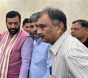 एम डब्ल्यू बी के अध्यक्ष चंद्रशेखर धरणी ने सी एम नायाब सैनी के समक्ष रखी कईं मागें, पत्रकारों की पेंशन बढ़ाने के लिए की जोरदार वकालत