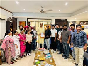 पंजाब विश्वविद्यालय के आउटसोर्स कर्मियों ने की संजय टंडन से मुलाकात 