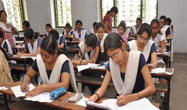  बिहार बोर्ड ने पास लड़की को किया फेल, कॉपी जांच में टॉप-10 में आया नाम