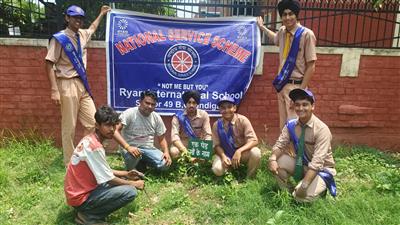 रयान स्कूल चंडीगढ़ के स्टूडेंट्स ने स्कूल परिसर में चलाया पौधरोपण अभियान