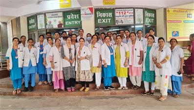 गुरुग्राम: अभी शांति से ब्लैक बैज लगाए, 28 को गरजेंगी नर्सिंग आफिसर्स