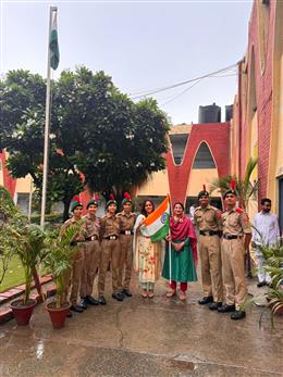 देव समाज स्कूल ने स्वतंत्रता दिवस मनाया