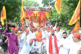 श्री बाला जी सेवा मंडल चंडीगढ़ ने शहर में निकाली शोभायात्रा