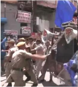 पटना में भारत बंद के दौरान मचा बवाल, प्रदर्शनकारियों पर पुलिस का लाठीचार्ज 