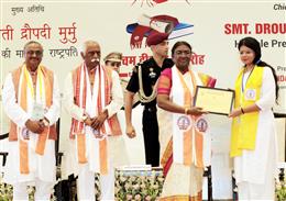 राष्ट्रपति  द्रौपदी मुर्मू ने जे.सी. बोस विश्वविद्यालय के पांचवें दीक्षांत समारोह में 1536 विद्यार्थियों - शोधार्थियों को डिग्रियां प्रदान की