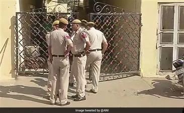  दिल्ली के मानसरोवर पार्क में एक ही परिवार की 4 महिलाओं समेत 5 लोगों की हत्या  