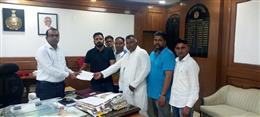 प्लाईवुड फैक्टरी के प्रदूषण से दुखी हुए ग्रामीण डीसी के दरबार में पहुंचे