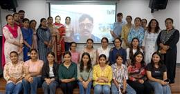अंतरिक्ष अन्वेषण में भारत की उपलब्धियों के बारे में छात्रों को दी गई जानकारी 