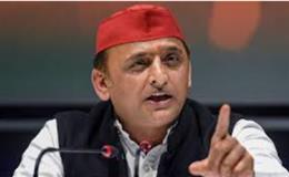 गठबंधन को लेकर कांग्रेस में मचे संग्राम के बीच अखिलेश पीछे हटे 