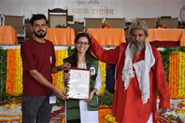 हरियाणा के राज्यपाल द्वारा तीसरे दीक्षांत समारोह में नेहा को अकादमिक में स्वर्ण पदक से किया गया सम्मानित