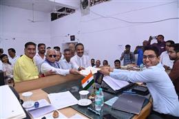 प्रत्याशियों की घोषणा के बाद कांग्रेस में बगावत तेज,तो वहीं भाजपा के नेताओं की हो रही घर वापसी 