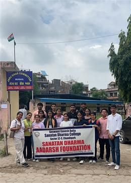 एसडी आदर्श फाउंडेशन ने बुड़ैल में किया सर्वे, शिक्षा के महत्व के बारे में लोगों को किया गया जागरुक