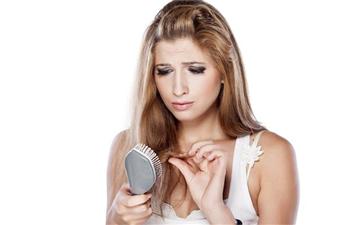  सिर्फ एक प्याज से बालों का झड़ना होगा बंद, एेसे करें इस्तेमाल!