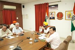 मंडियों में काम करने वाले मजदूरों को बड़ी राहत, मुख्यमंत्री की ओर से लेबर चार्ज में प्रति क्विंटल 1 रुपए की वृद्धि की घोषणा 