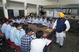हरजोत सिंह बैंस द्वारा स्कूल ऑफ एमिनेंस डेरा बस्सी और  आईटीआई लालड़ू का दौरा