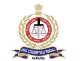 5 लाख रूप्ये की रिश्वत लेने के मामले में आरोपी डॉक्टर रवि विमल के बैंक लॉकर से एसीबी की टीम ने बरामद किए 39 लाख 85000 रुपये