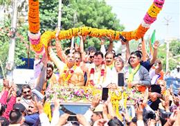 सीएम धामी का हरियाणा के बल्लभगढ़ में भव्य रोड शो  