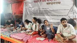कोलकाता रेप-मर्डर : भूख हड़ताल पर बैठे डॉक्टर की बिगड़ी तबीयत  
