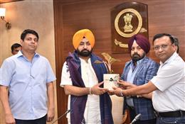 कालोनाइज़रों के लंबित कार्यों के निपटारे के लिए पहली बार 16 अक्टूबर को लगेगा विशेष कैंप: हरदीप सिंह मुंडिया