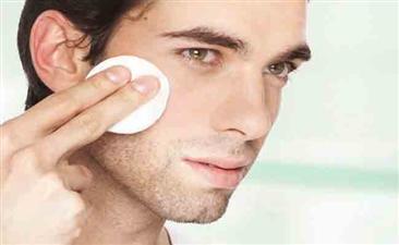  हैंडसम लुक के लिए पुरुष ऐसे करें अपनी स्किन की देखभाल
