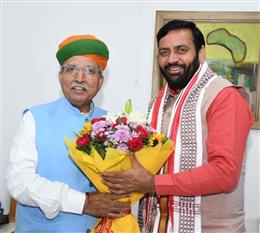 केन्द्रीय विधि एवं न्याय मंत्री अर्जुन राम मेघवाल ने हरियाणा के मुख्यमंत्री नायब सिंह सैनी से नई दिल्ली में की मुलाकात