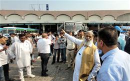 परिवहन विभाग मिलते ही एक्शन मोड में कैबिनेट मंत्री अनिल विज, अम्बाला छावनी बस स्टैंड पर औचक निरीक्षण, कमियां मिली तो मौके पर बस अड्डा इंचार्ज को किया निलंबित
