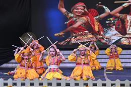 एनुअल डे: मोहाली के विवेक हाई स्कूल के नन्हे-मुन्नों  ने दर्शकों को किया मंत्रमुग्ध