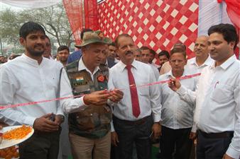 प्रधानमंत्री मोदी के स्किल इंडिया मिशन को आगे बढ़ा रहा कार एक्सपर्ट
