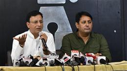 पंजीकरण के बावजूद तीन लाख किसानों से नहीं खरीदा गया धान:सुरजेवाला