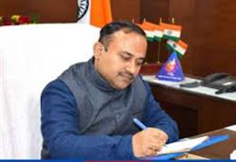 मुख्य चुनाव अधिकारी सिबिन सी. ने राजनीतिक पार्टियों के प्रतिनिधियों को प्रारंभिक प्रकाशन की मतदाता सूचियाँ सौंपीं
