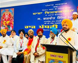 कैबिनेट मंत्री तरुनप्रीत सिंह सौंद ने लोगों से भगवान विश्वकर्मा जी के दिखाए मार्ग पर चलने की अपील की