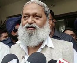 बिना नंबर व बिना परमिट के वाहनों पर कसेें शिकंजा: अनिल विज