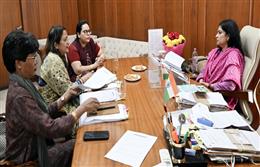महिलाओं को जागरूक कर सामाजिक बदलाव की दिशा में काम करें अधिकारी : श्रुति चौधरी