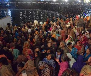  कपालमोचन में सात लाख श्रद्धालुओं ने लगाई आस्था की डुबकी