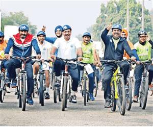    साइकिल चलाकर दिया पर्यावरण के प्रति जागरूकता का संदेश 