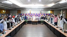 शिरोमणी अकाली दल की वर्किंग कमेटी ने सर्वसम्मति से सरदार सुखबीर सिंह बादल से  अपने इस्तीफे पर पुनर्विचार करने की अपील की
