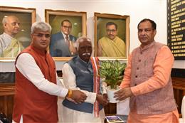भाजपा प्रदेश अध्यक्ष पंडित मोहन लाल बड़ौली ने राज्यपाल बण्डारू दत्तात्रेय से की मुलाकात