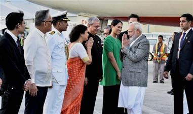   31वें आसियान सम्मेलन के उद्घाटन समारोह में पहुंचे पीएम मोदी