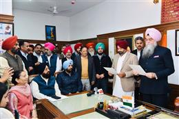 स्पीकर संधवां ने कुलदीप सिंह काला ढिल्लों को विधायक के रूप में शपथ दिलाई