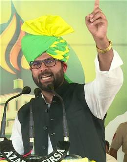किसान नेता डल्लेवाल का अनशन खत्म करवाकर किसानों की मांग माने भाजपा सरकार : दिग्विजय चौटाला