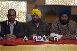 भाजपा का संविधान को कमजोर करने का एजेंडा एक बार फिर हुआ बेनकाब: आप