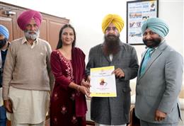 गुरमीत सिंह खुड्डियां ने पशुपालन विभाग में 11 युवाओं को नियुक्ति पत्र सौंपे