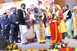 विद्यार्थियों को नवाचार को बढ़ावा देकर व नए शोध ती तरफ अग्रसर होना होगा : बंडारू दत्तात्रेय